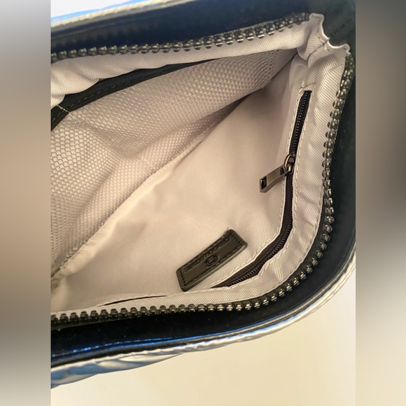 NWT! CITI COLLECTIVE Gallery Clutch - Silver - Picture 7 of 7